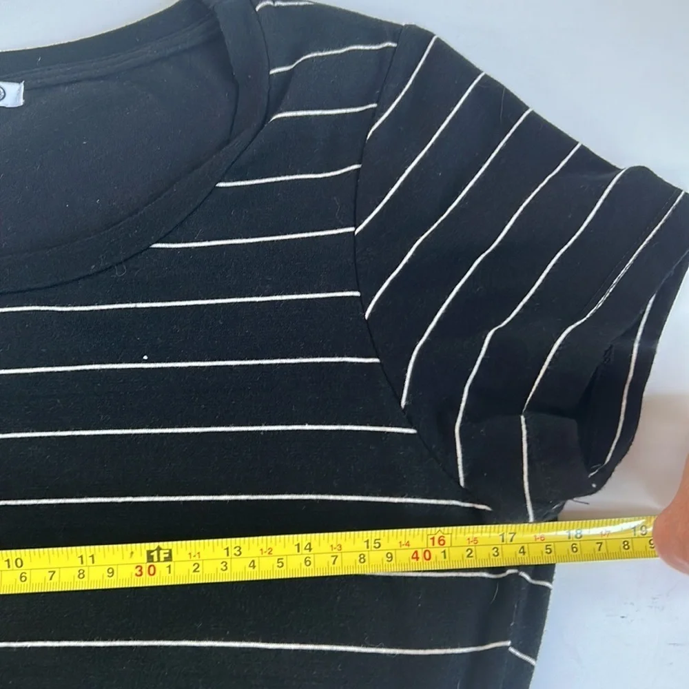 Sundry black t-shirt crew neck dress w white stripe and ruching down side lined